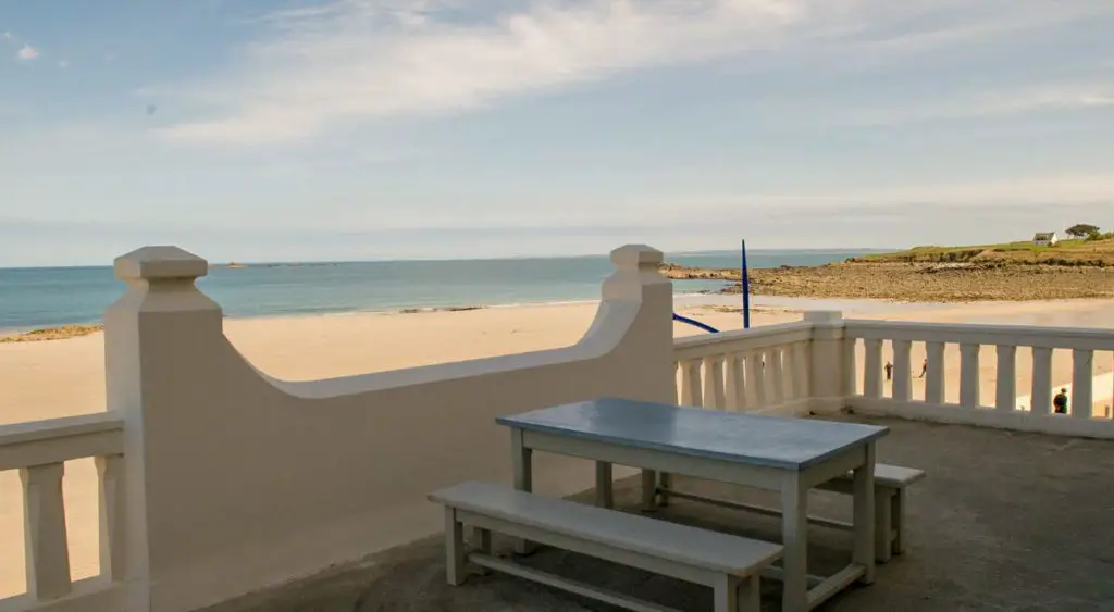 El mejor hotel barato que acepta perros en Bretaña en la playa