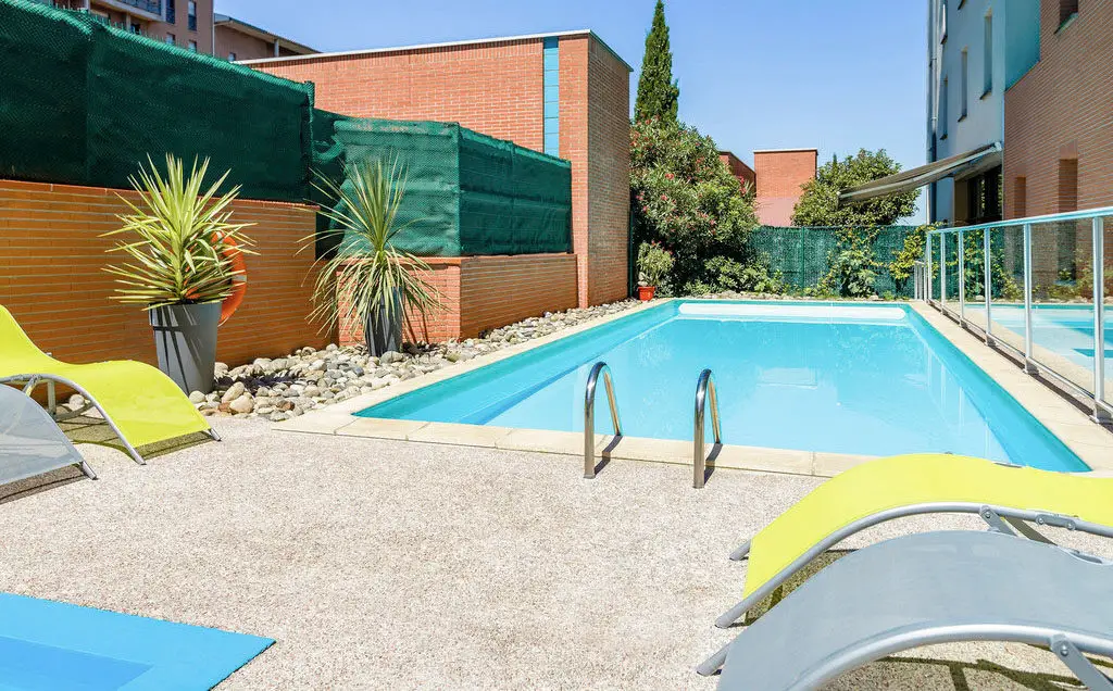 El mejor hotel barato para perros en Toulouse con piscina